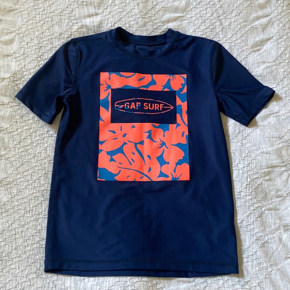 Gap boys swim rashguard in navy medium (age 7-8)